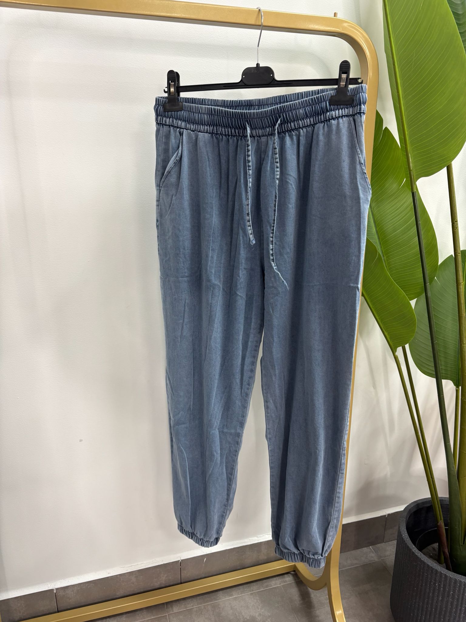 Pantalón vaquero fluido