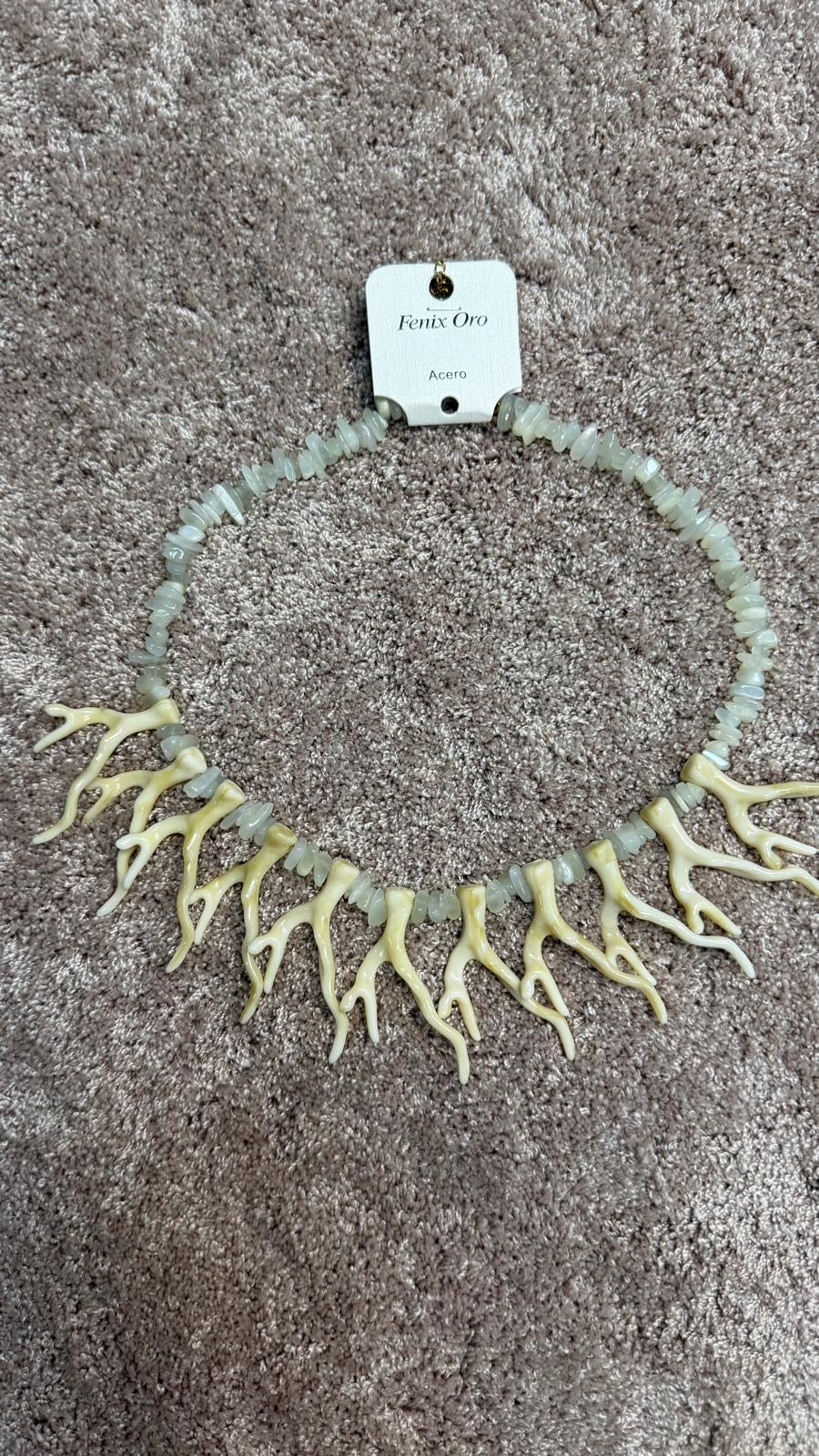 Collar coral