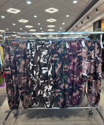 Pantalón pinza camuflaje