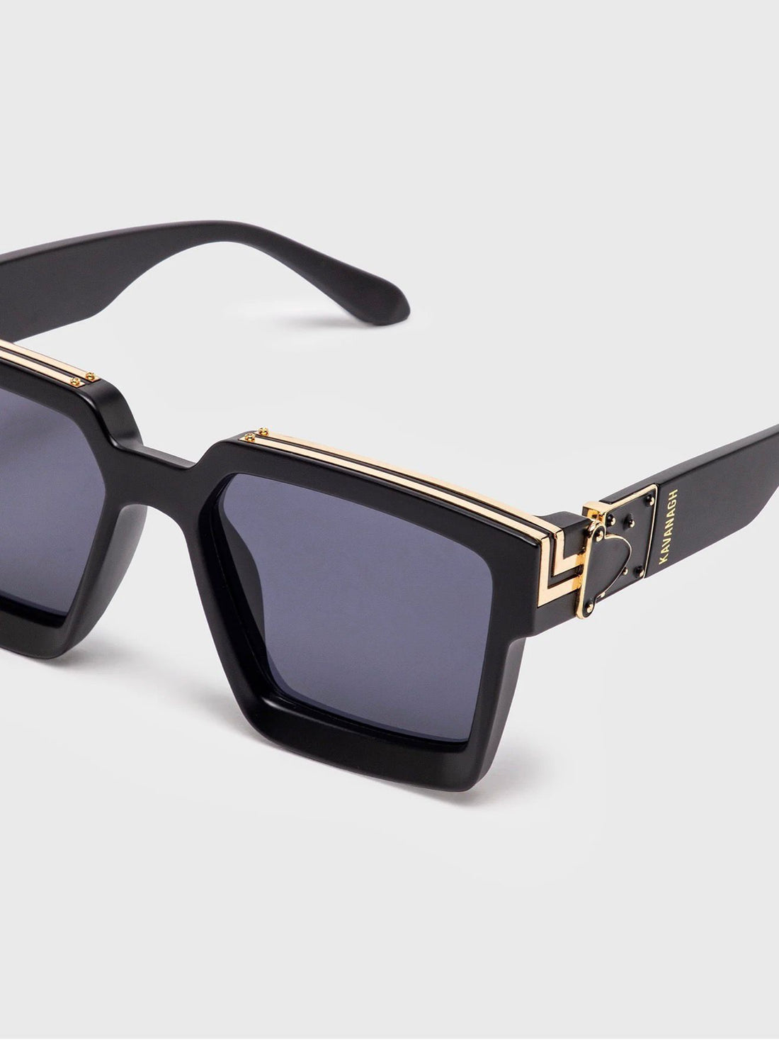 GAFAS DE SOL NEGRAS MATTE SQUARE.