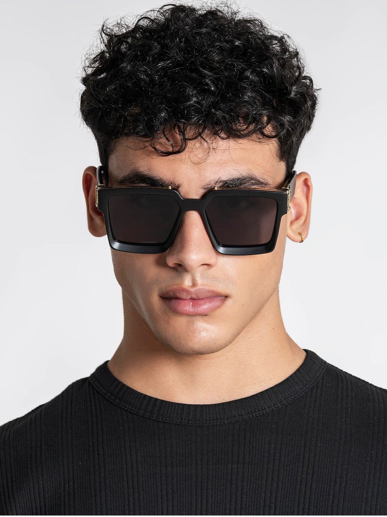 GAFAS DE SOL NEGRAS MATTE SQUARE.