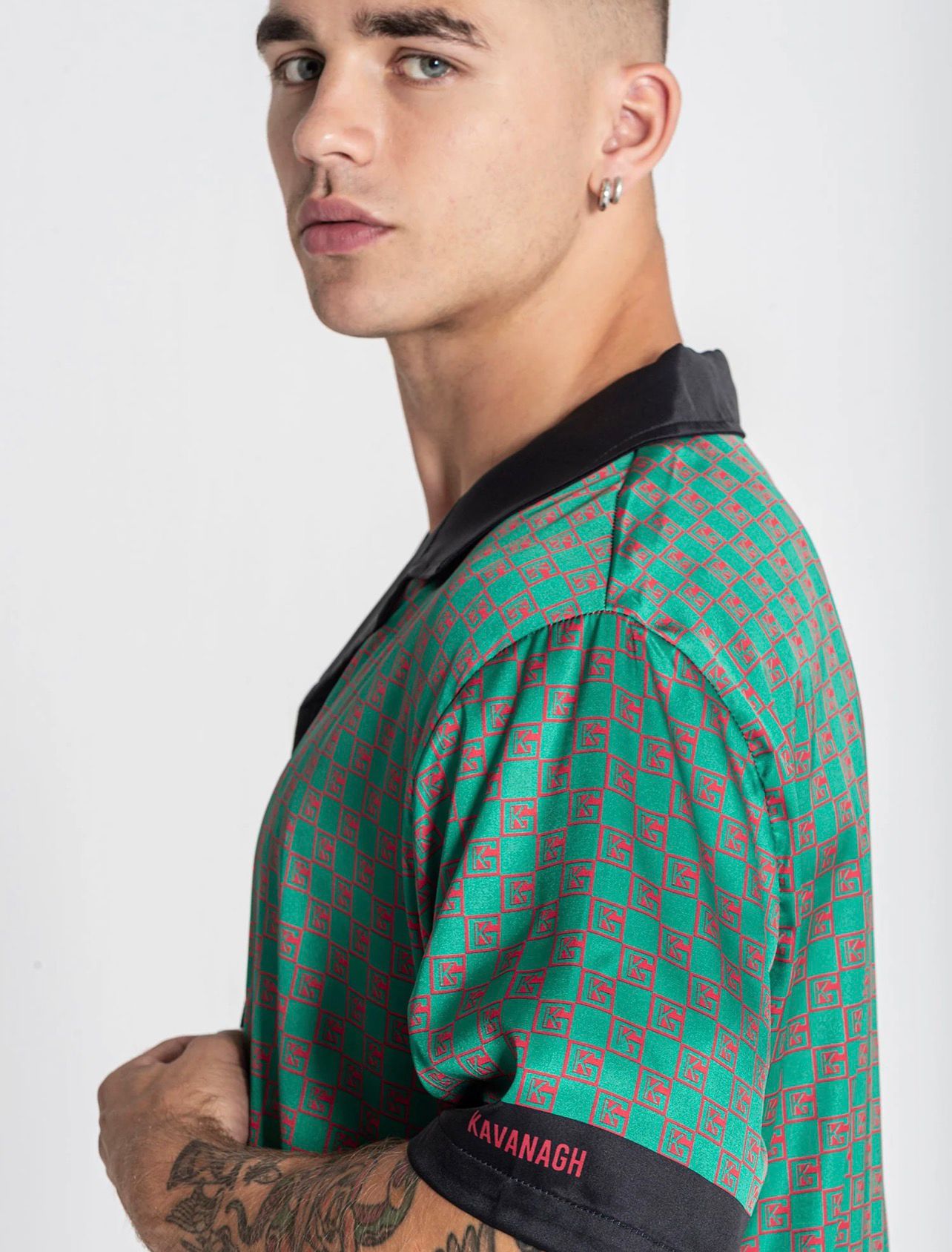 CAMISA DE SATÉN VERDE GK MANIA